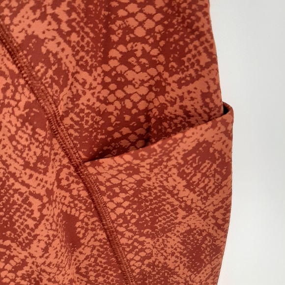 NWT ATHLETA Ultimate Stash Pocket Snake 7/8 Tights - Picture 8 of 10